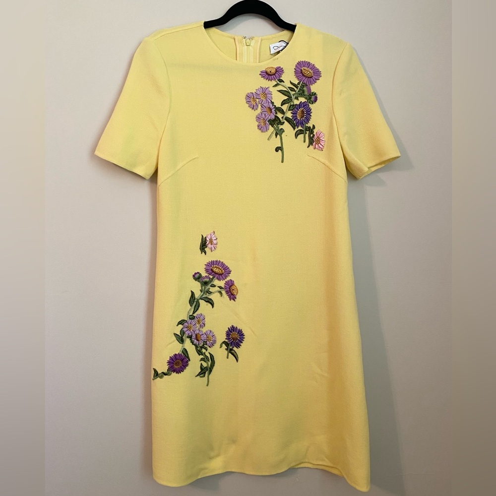 OSCAR DE LA
RENTA
Floral Embroidered
Wool‎ Blend Shift Dress

See *NOTE*